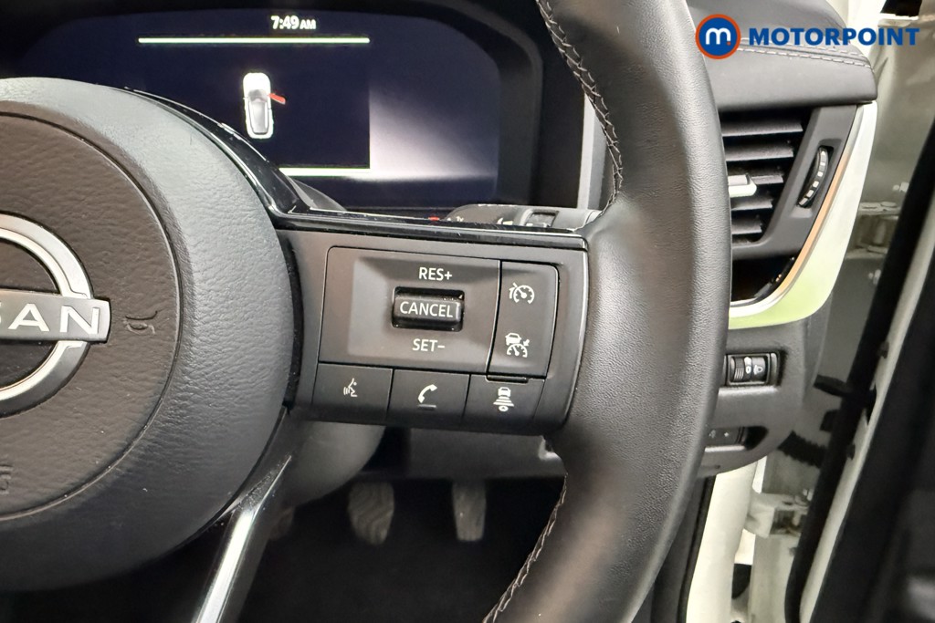 Nissan Qashqai N-Connecta Manual Petrol SUV - Stock Number (1628359) - 4th supplementary image