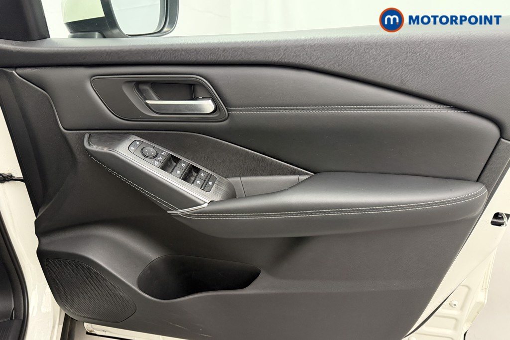 Nissan Qashqai N-Connecta Manual Petrol SUV - Stock Number (1628359) - 13th supplementary image