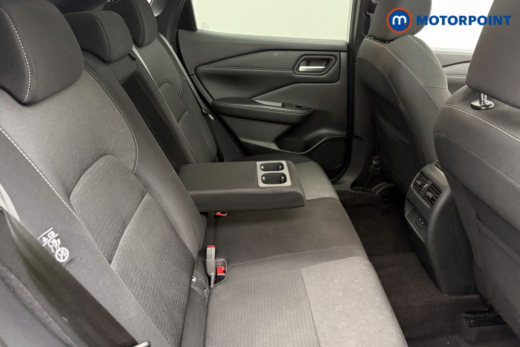 Nissan Qashqai N-Connecta Manual Petrol SUV - Stock Number (1628359) - 17th supplementary image
