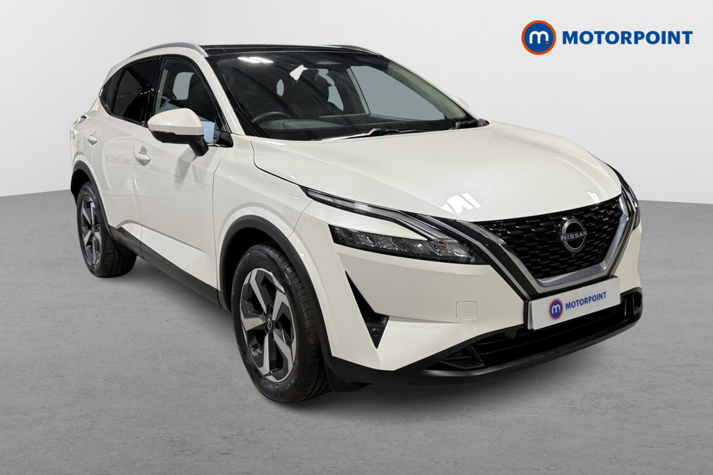 Nissan Qashqai N-Connecta Manual Petrol SUV - Stock Number (1628359) - Drivers side front corner