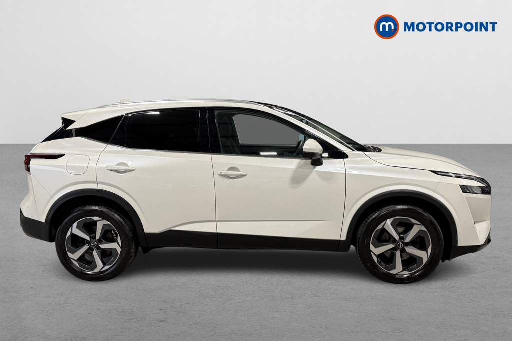 Nissan Qashqai N-Connecta Manual Petrol SUV - Stock Number (1628359) - Drivers side