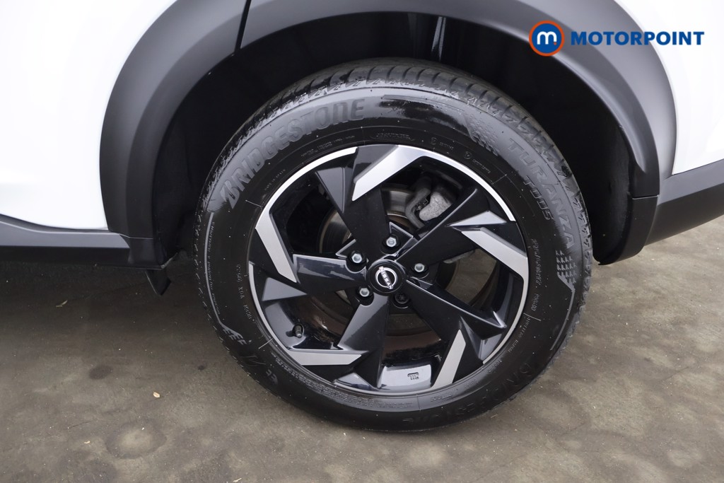 Nissan Juke N-Connecta Automatic Petrol SUV - Stock Number (1629119) - 3rd supplementary image
