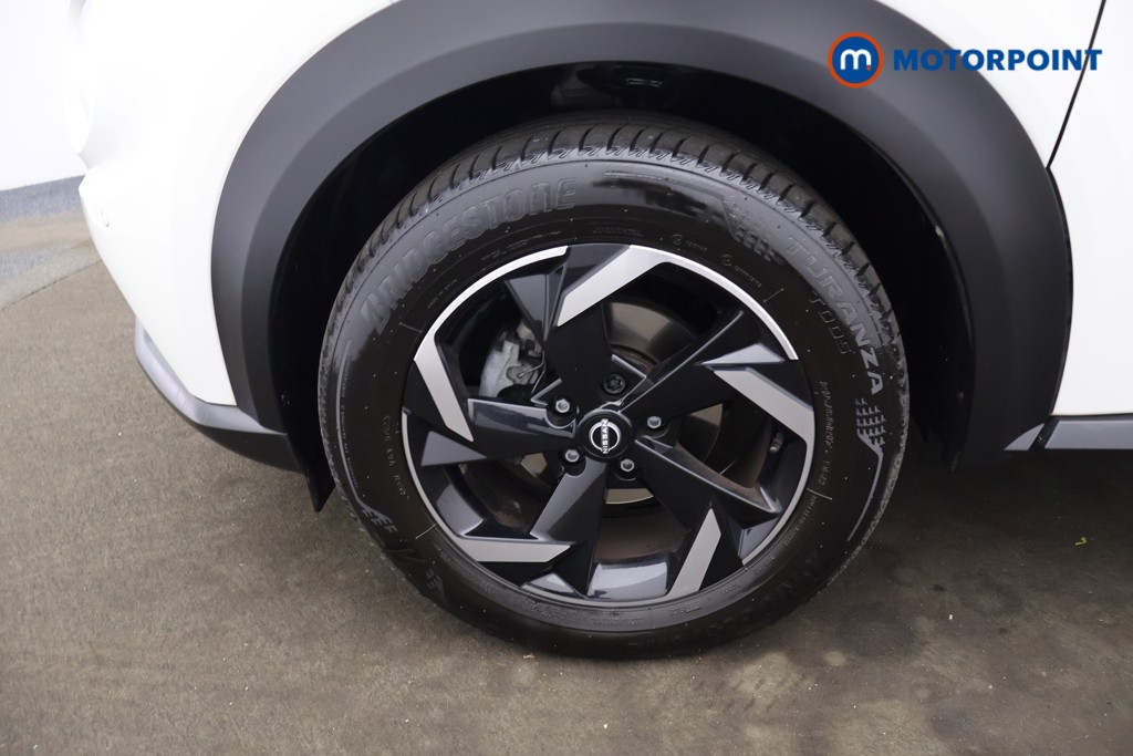 Nissan Juke N-Connecta Automatic Petrol SUV - Stock Number (1629119) - 4th supplementary image