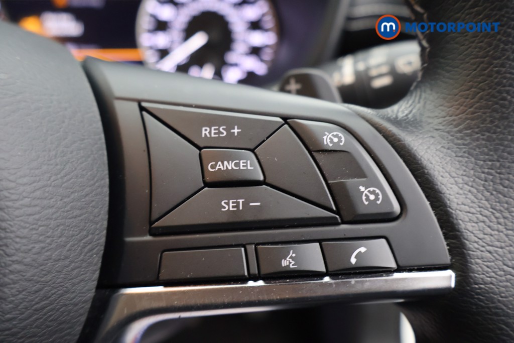 Nissan Juke N-Connecta Automatic Petrol SUV - Stock Number (1629119) - 8th supplementary image