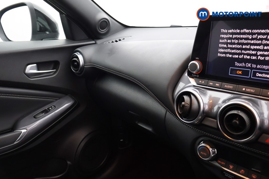 Nissan Juke N-Connecta Automatic Petrol SUV - Stock Number (1629119) - 16th supplementary image