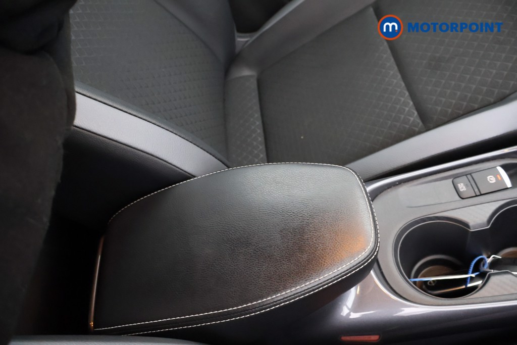 Nissan Juke N-Connecta Automatic Petrol SUV - Stock Number (1629119) - 18th supplementary image