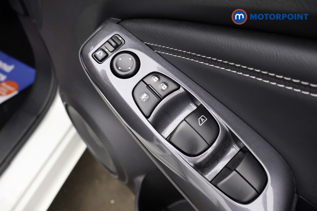 Nissan Juke N-Connecta Automatic Petrol SUV - Stock Number (1629119) - 20th supplementary image