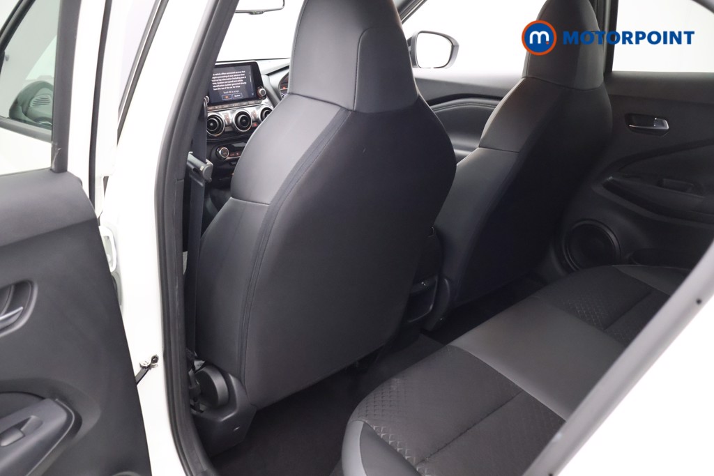 Nissan Juke N-Connecta Automatic Petrol SUV - Stock Number (1629119) - 27th supplementary image