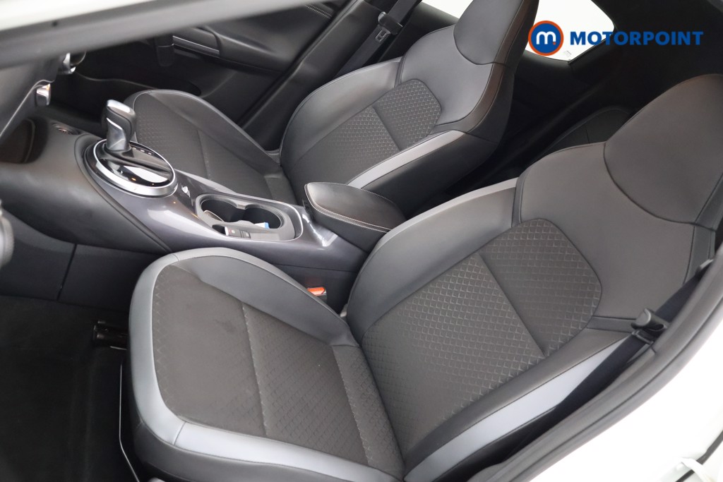 Nissan Juke N-Connecta Automatic Petrol SUV - Stock Number (1629119) - 32nd supplementary image