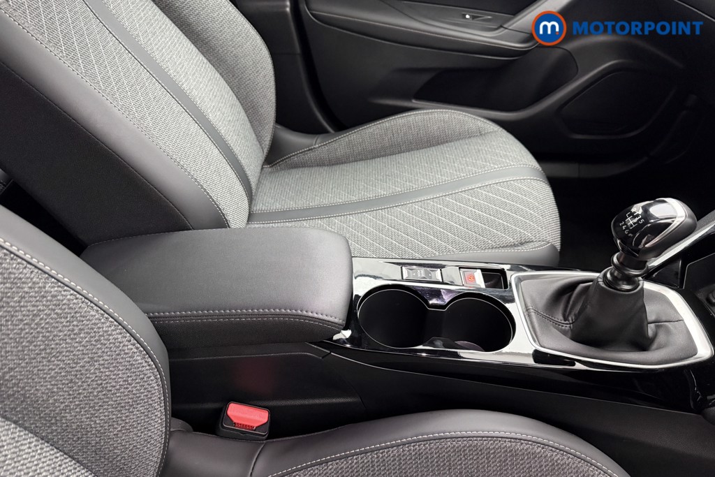 Peugeot 2008 Allure Manual Petrol SUV - Stock Number (1630154) - 14th supplementary image