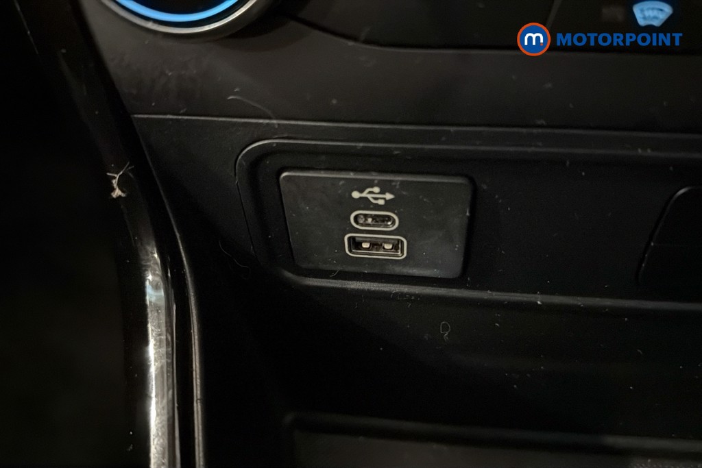 Ford Ecosport Titanium Manual Petrol SUV - Stock Number (1631915) - 17th supplementary image
