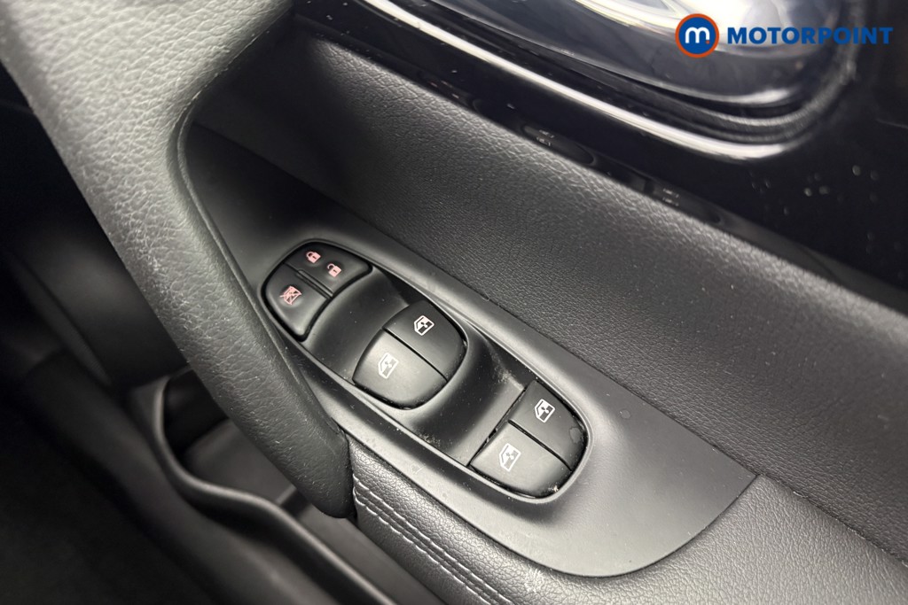 Nissan Qashqai Acenta Premium Automatic Petrol SUV - Stock Number (1632168) - 11th supplementary image