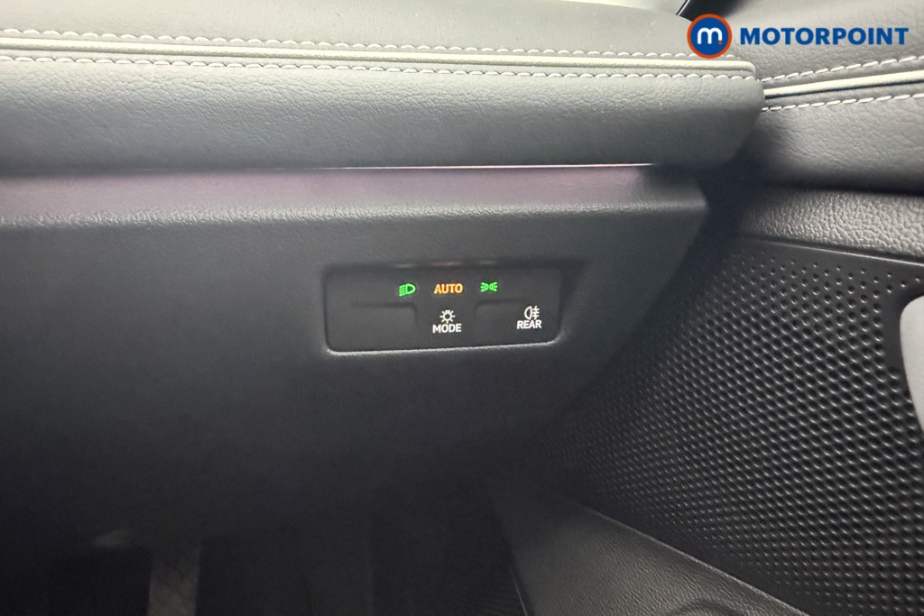 Volkswagen Passat Life Automatic Petrol Plug-In Hybrid Estate - Stock Number (1632878) - 7th supplementary image