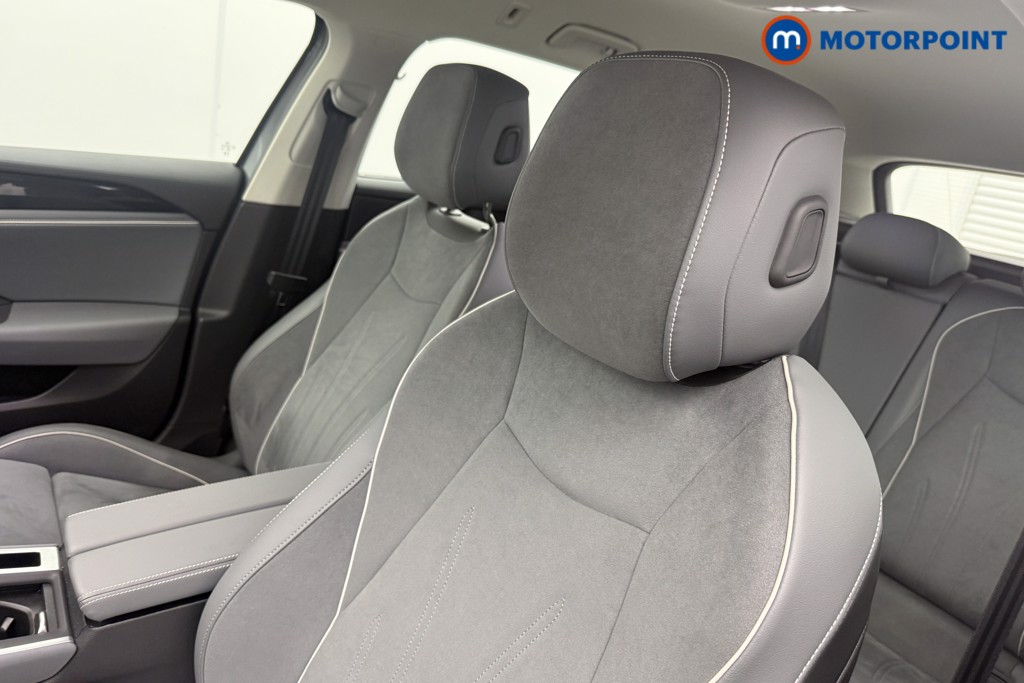 Volkswagen Passat Life Automatic Petrol Plug-In Hybrid Estate - Stock Number (1632878) - 20th supplementary image