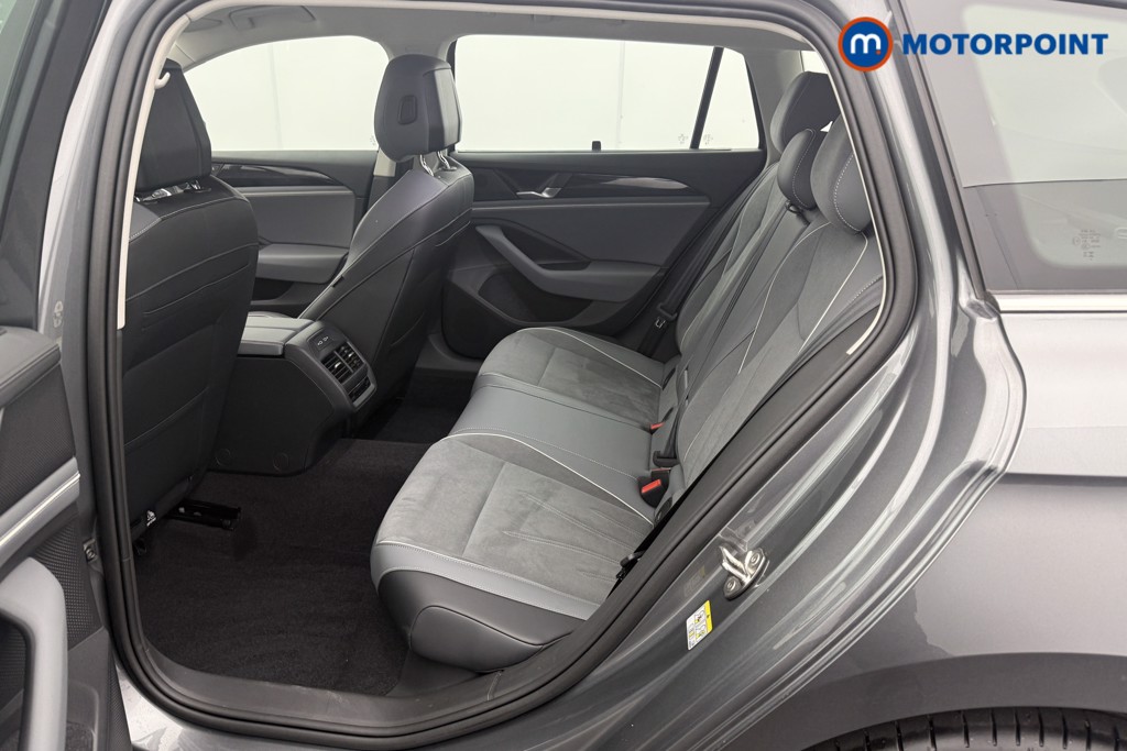 Volkswagen Passat Life Automatic Petrol Plug-In Hybrid Estate - Stock Number (1632878) - 21st supplementary image