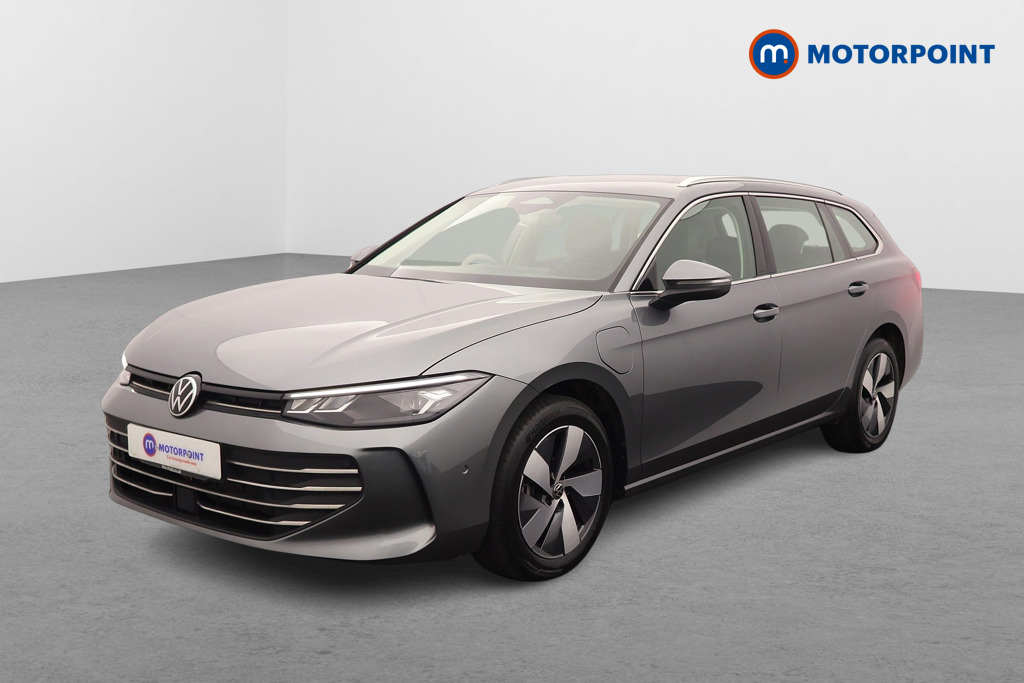 Volkswagen Passat Life Automatic Petrol Plug-In Hybrid Estate - Stock Number (1632878) - Passenger side front corner
