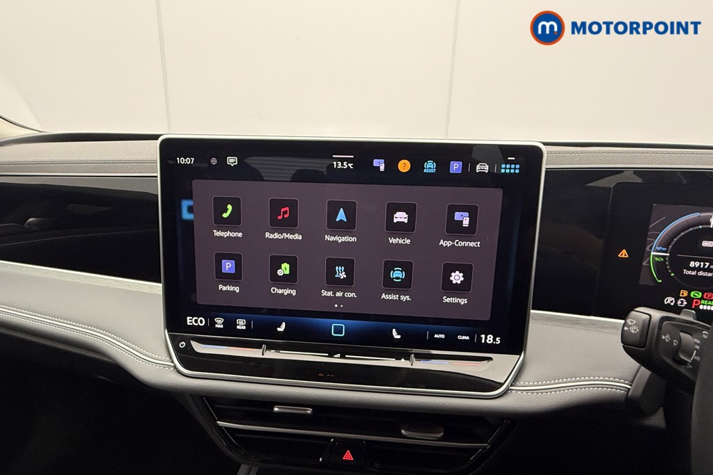 Volkswagen Passat Life Automatic Petrol Plug-In Hybrid Estate - Stock Number (1632902) - 10th supplementary image