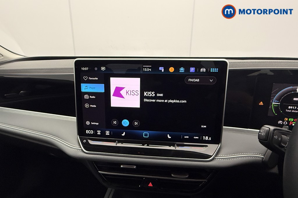 Volkswagen Passat Life Automatic Petrol Plug-In Hybrid Estate - Stock Number (1632902) - 11th supplementary image