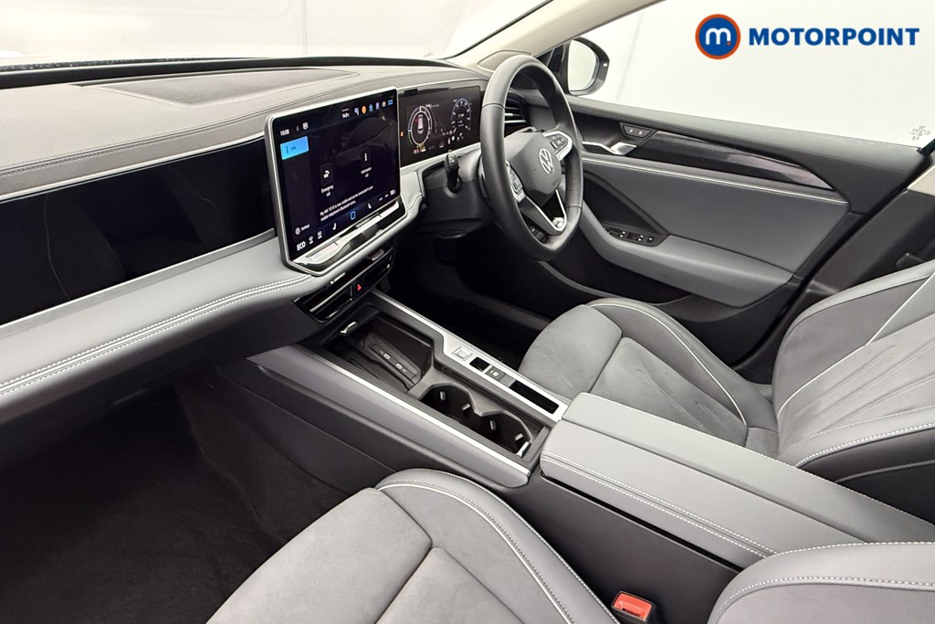 Volkswagen Passat Life Automatic Petrol Plug-In Hybrid Estate - Stock Number (1632902) - 21st supplementary image