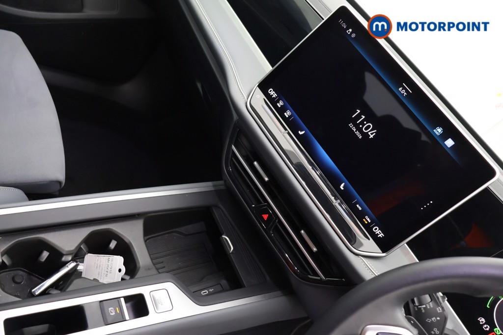 Volkswagen Passat Life Automatic Petrol Plug-In Hybrid Estate - Stock Number (1632918) - 18th supplementary image