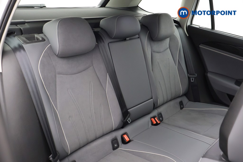 Volkswagen Passat Life Automatic Petrol Plug-In Hybrid Estate - Stock Number (1632918) - 24th supplementary image