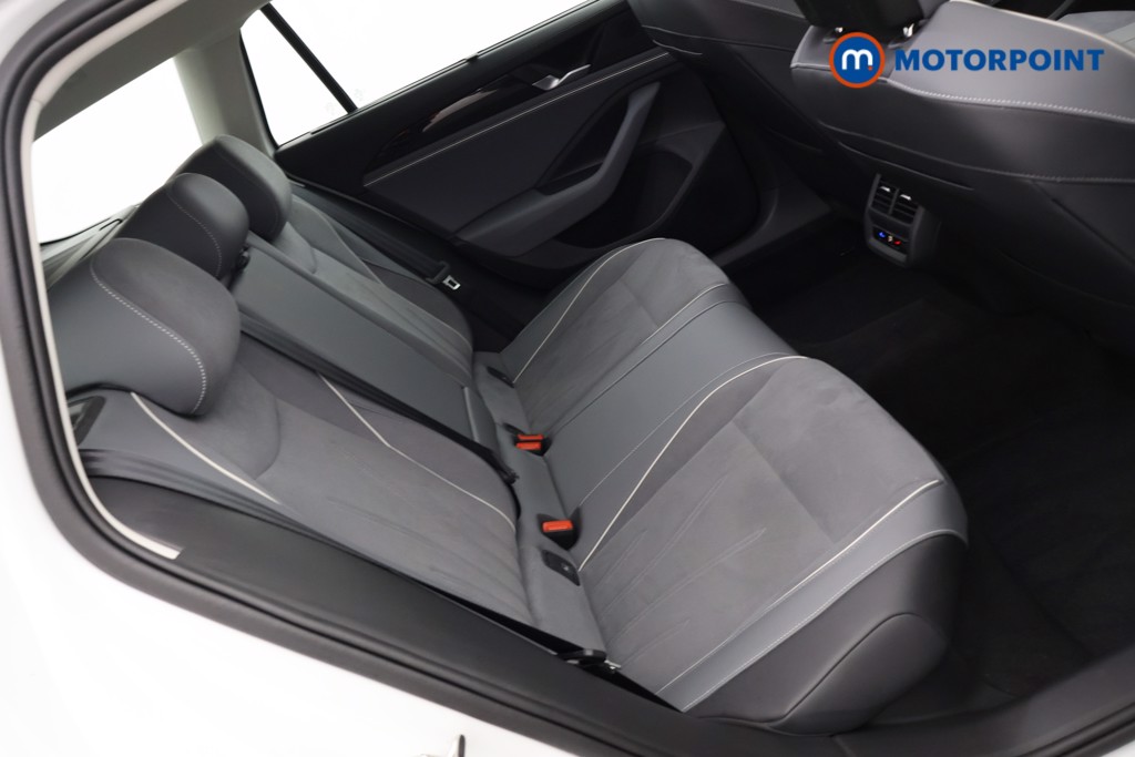 Volkswagen Passat Life Automatic Petrol Plug-In Hybrid Estate - Stock Number (1632918) - 25th supplementary image