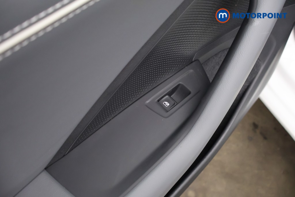 Volkswagen Passat Life Automatic Petrol Plug-In Hybrid Estate - Stock Number (1632918) - 31st supplementary image