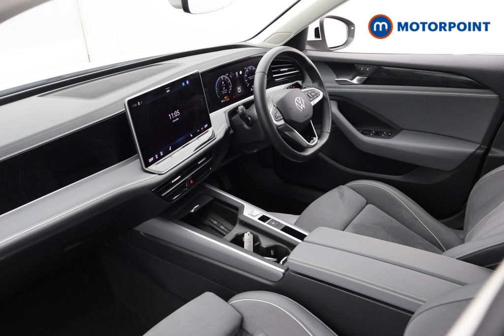Volkswagen Passat Life Automatic Petrol Plug-In Hybrid Estate - Stock Number (1632918) - 32nd supplementary image