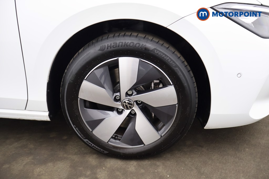 Volkswagen Passat Life Automatic Petrol Plug-In Hybrid Estate - Stock Number (1632918) - 1st supplementary image