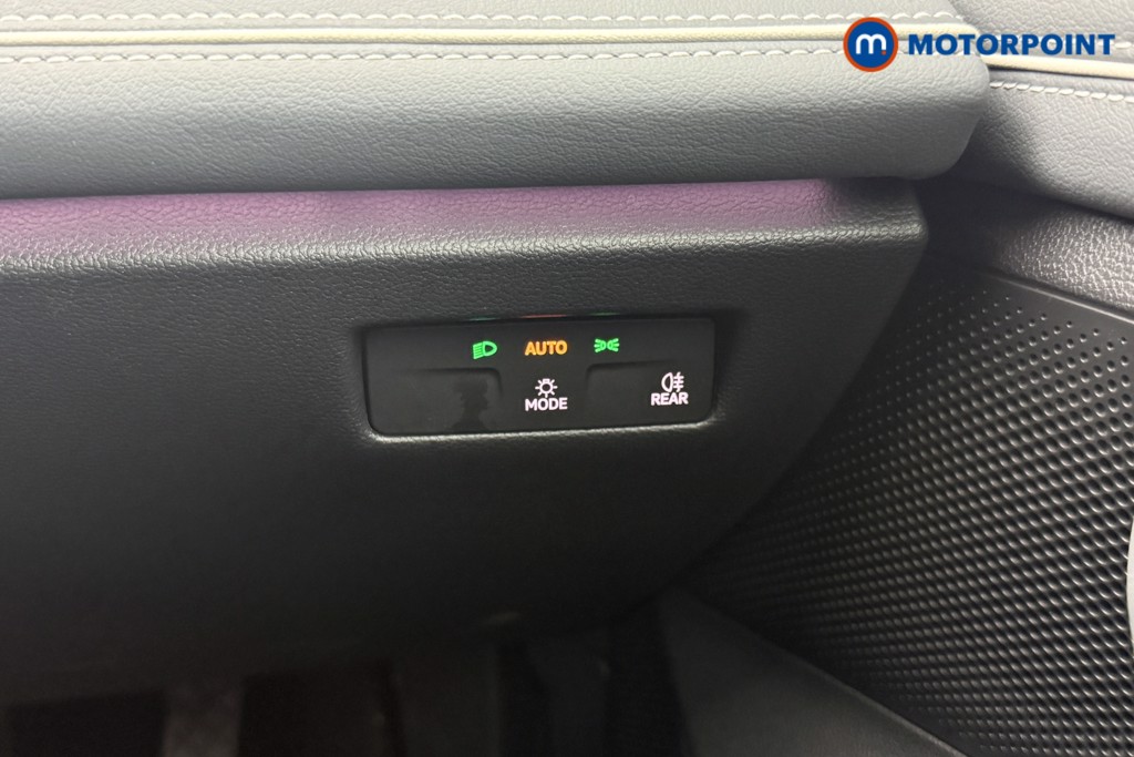 Volkswagen Passat Life Automatic Petrol Plug-In Hybrid Estate - Stock Number (1632926) - 9th supplementary image