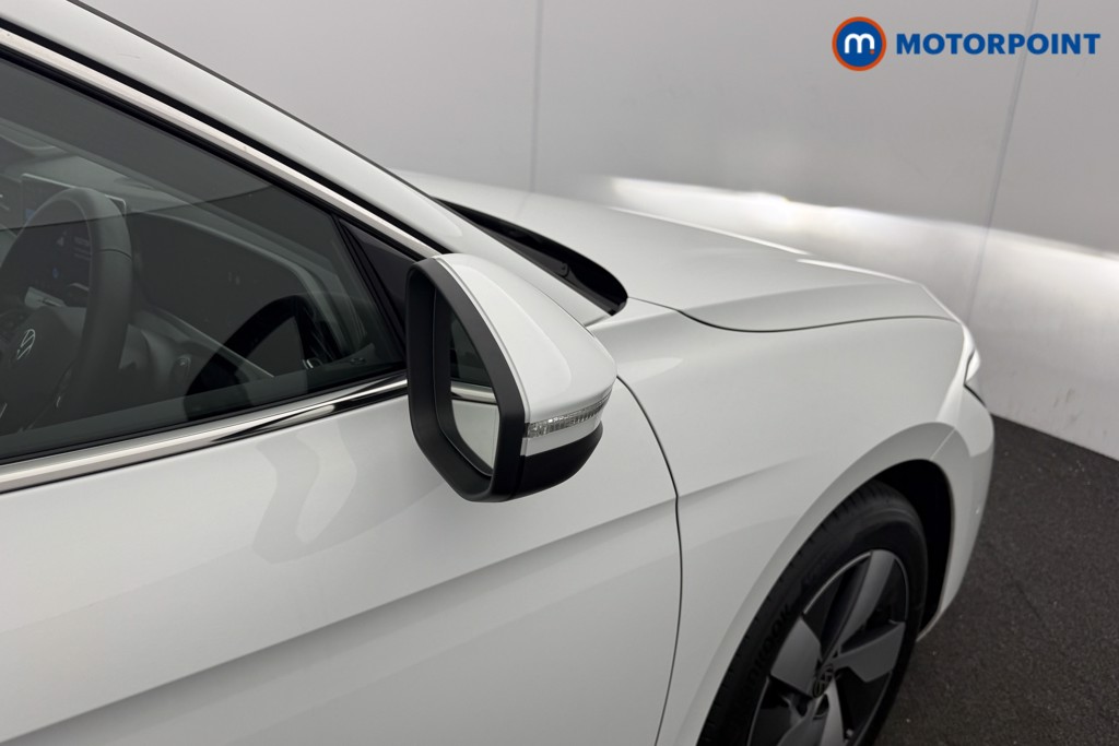 Volkswagen Passat Life Automatic Petrol Plug-In Hybrid Estate - Stock Number (1632926) - 15th supplementary image