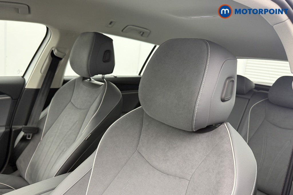 Volkswagen Passat Life Automatic Petrol Plug-In Hybrid Estate - Stock Number (1632926) - 21st supplementary image