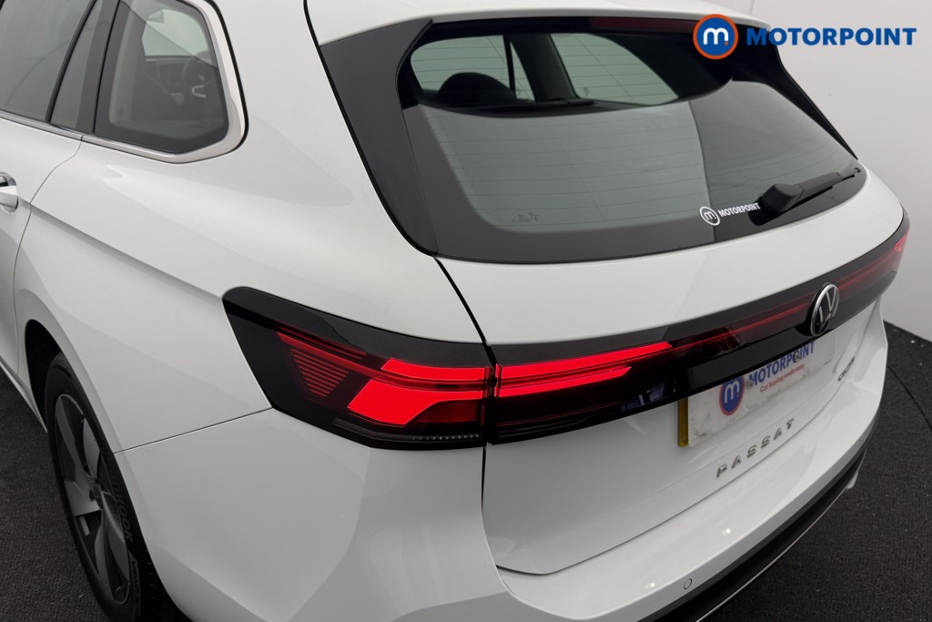 Volkswagen Passat Life Automatic Petrol Plug-In Hybrid Estate - Stock Number (1632926) - 25th supplementary image