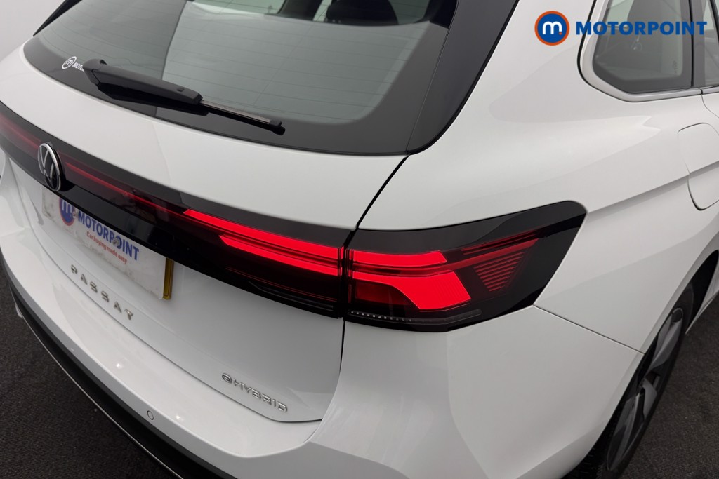 Volkswagen Passat Life Automatic Petrol Plug-In Hybrid Estate - Stock Number (1632926) - 26th supplementary image