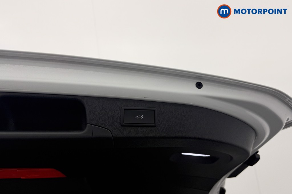 Volkswagen Passat Life Automatic Petrol Plug-In Hybrid Estate - Stock Number (1632926) - 29th supplementary image