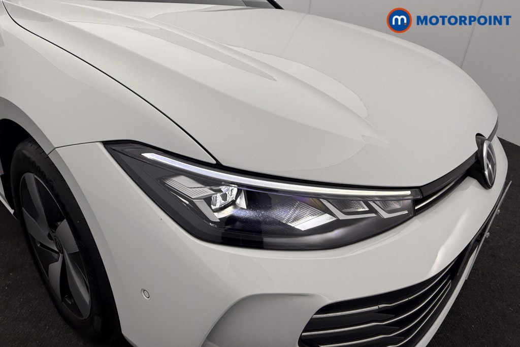 Volkswagen Passat Life Automatic Petrol Plug-In Hybrid Estate - Stock Number (1632928) - 13th supplementary image