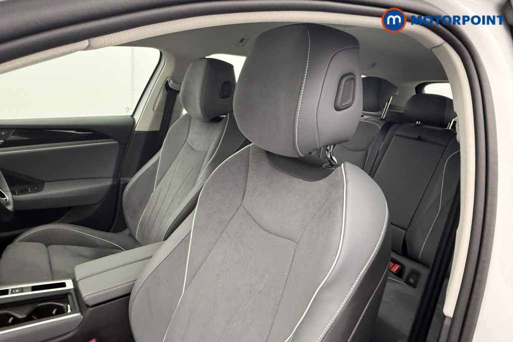 Volkswagen Passat Life Automatic Petrol Plug-In Hybrid Estate - Stock Number (1632928) - 17th supplementary image