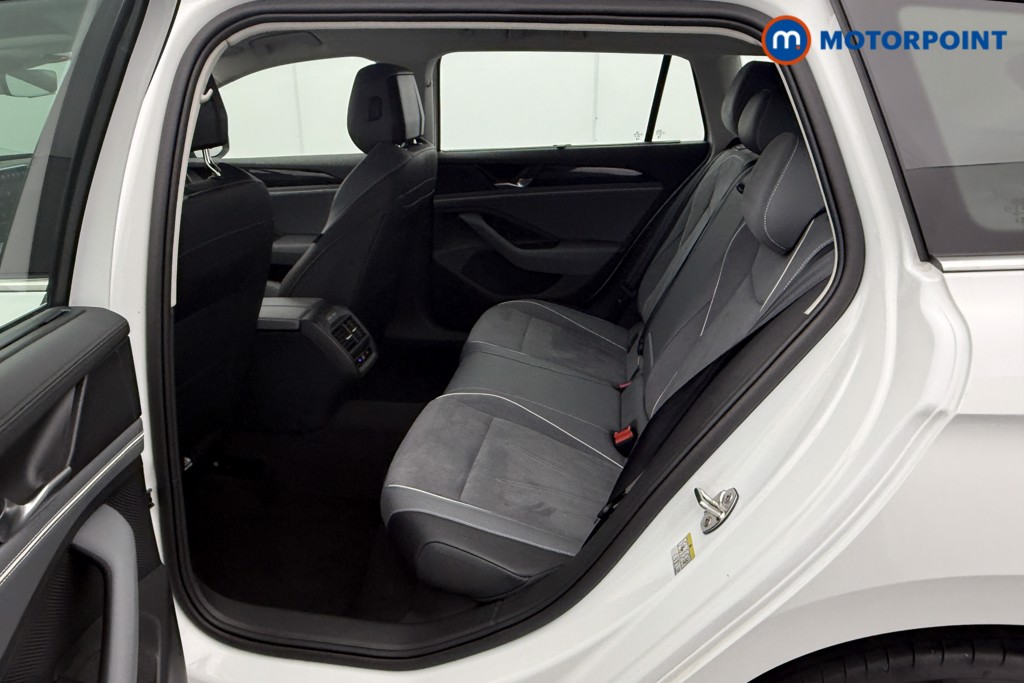 Volkswagen Passat Life Automatic Petrol Plug-In Hybrid Estate - Stock Number (1632928) - 18th supplementary image
