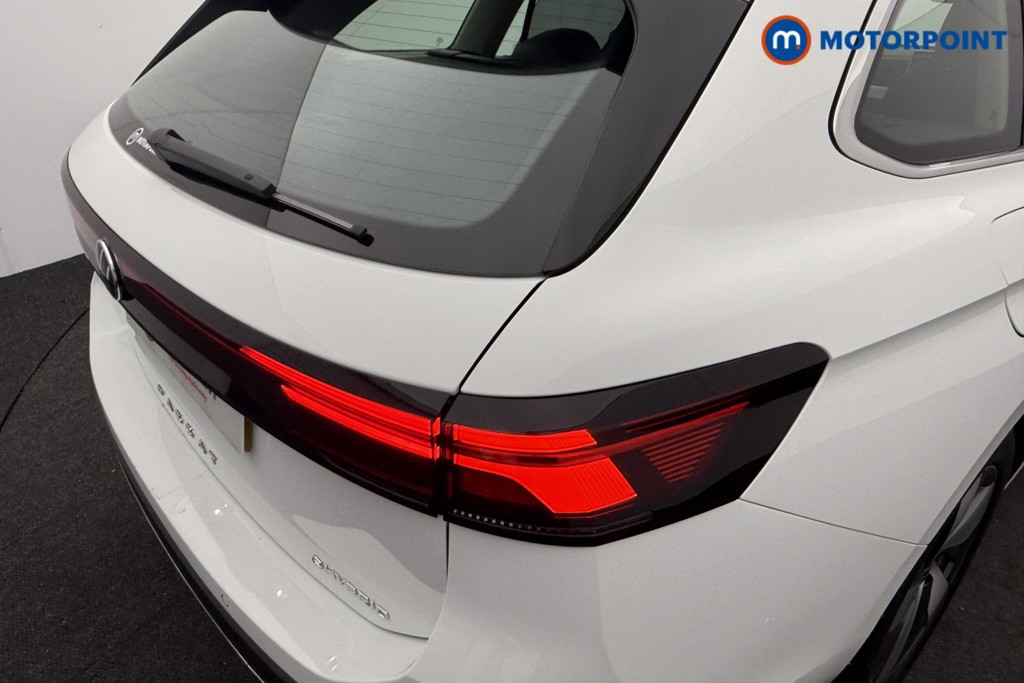 Volkswagen Passat Life Automatic Petrol Plug-In Hybrid Estate - Stock Number (1632928) - 22nd supplementary image