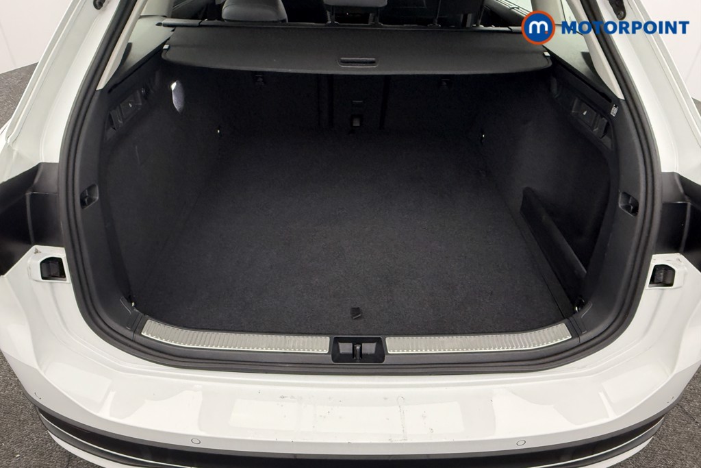 Volkswagen Passat Life Automatic Petrol Plug-In Hybrid Estate - Stock Number (1632928) - 24th supplementary image