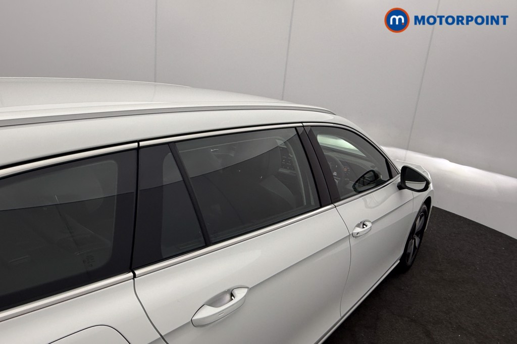 Volkswagen Passat Life Automatic Petrol Plug-In Hybrid Estate - Stock Number (1632928) - 26th supplementary image