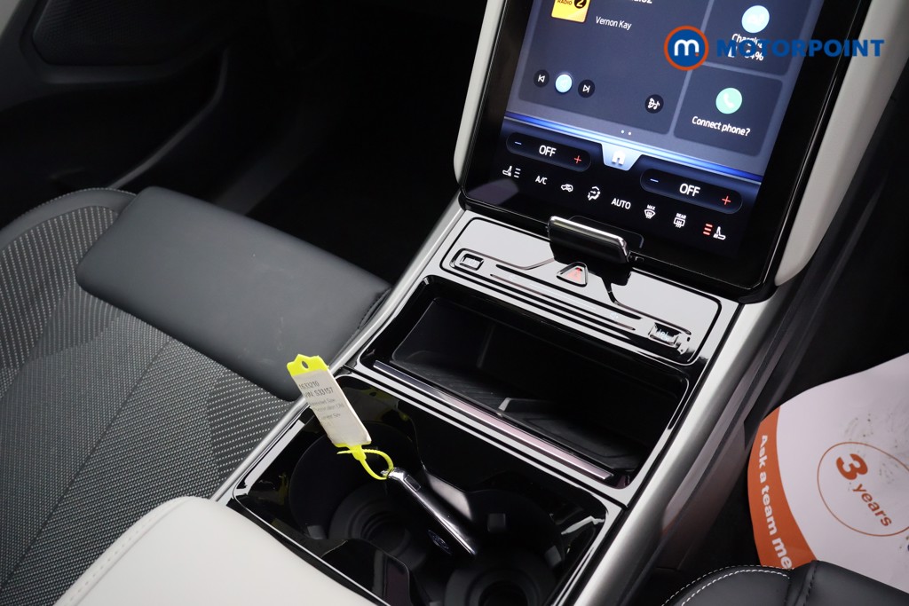 Ford Explorer Select Automatic Electric SUV - Stock Number (1633210) - 12th supplementary image