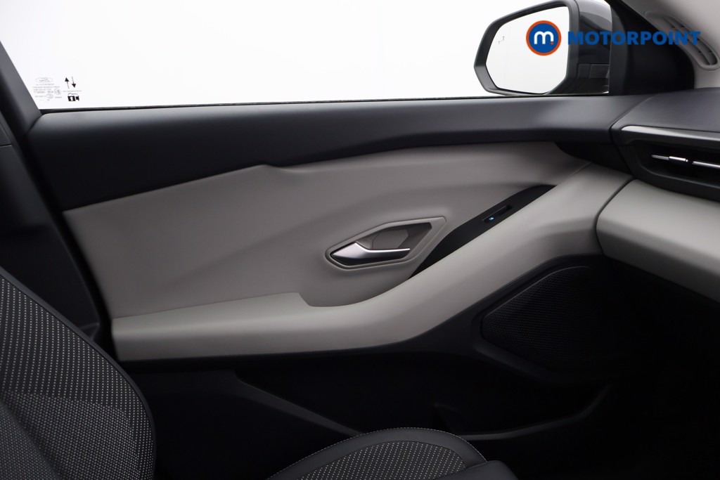 Ford Explorer Select Automatic Electric SUV - Stock Number (1633210) - 15th supplementary image