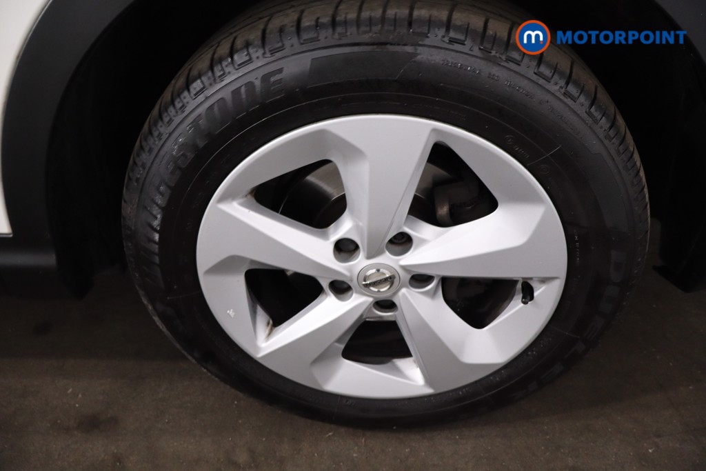 Nissan Qashqai Acenta Premium Automatic Petrol SUV - Stock Number (1634245) - 9th supplementary image