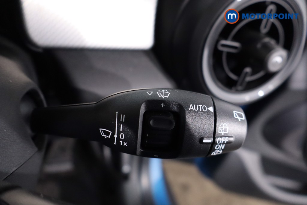 Mini Hatchback Cooper Exclusive Automatic Petrol Hatchback - Stock Number (1634613) - 17th supplementary image