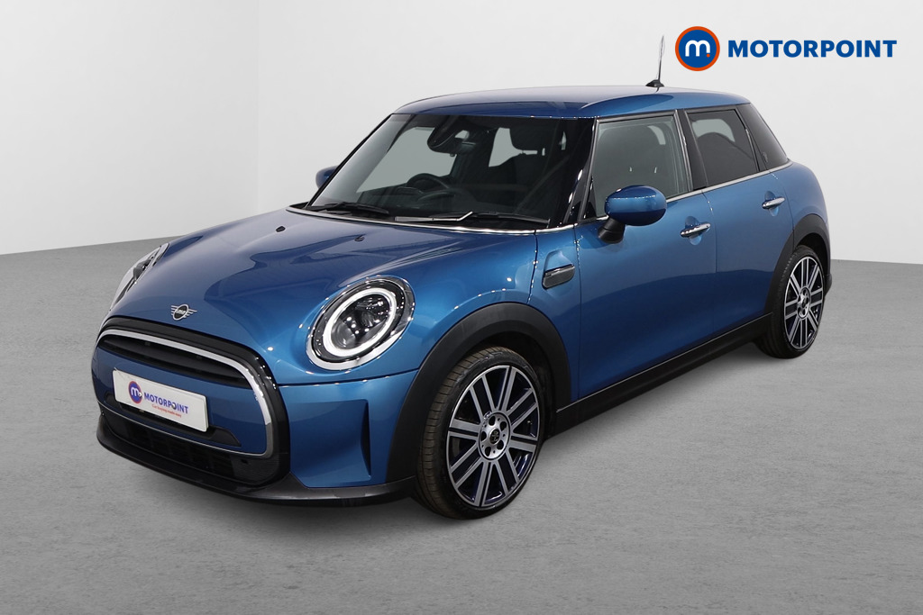 Mini Hatchback Cooper Exclusive Automatic Petrol Hatchback - Stock Number (1634613) - Passenger side front corner