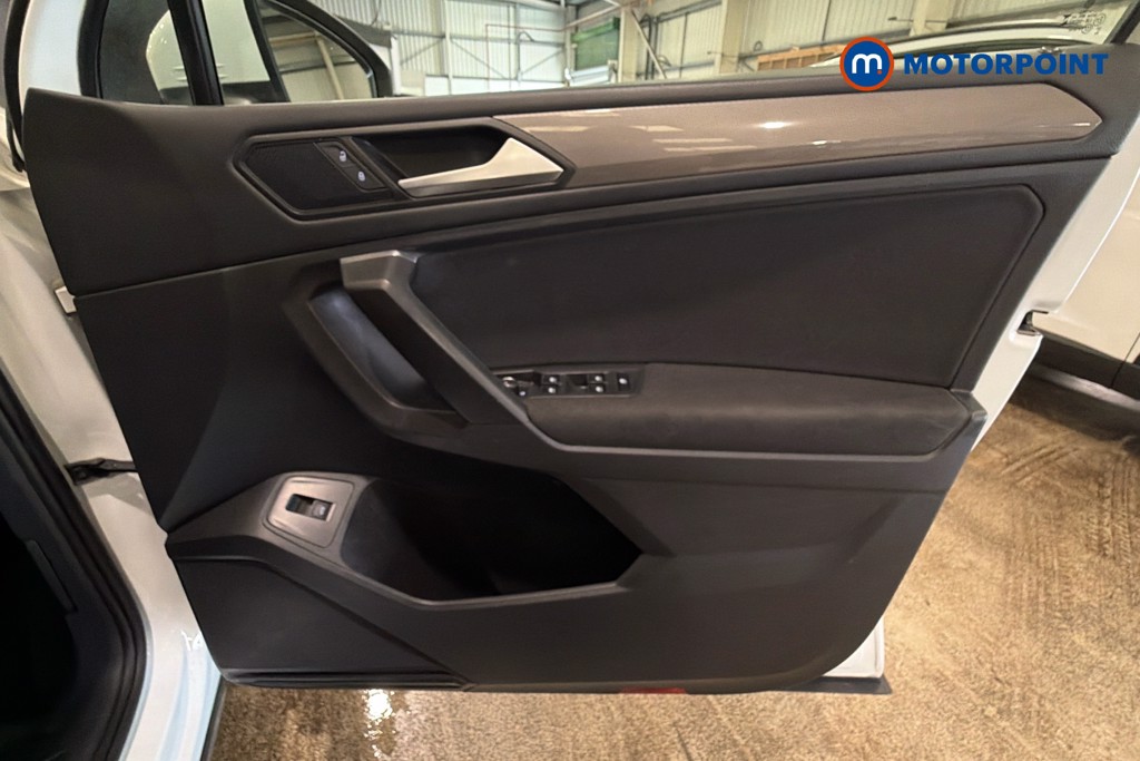 Volkswagen Tiguan Allspace Life Automatic Petrol SUV - Stock Number (1635661) - 19th supplementary image