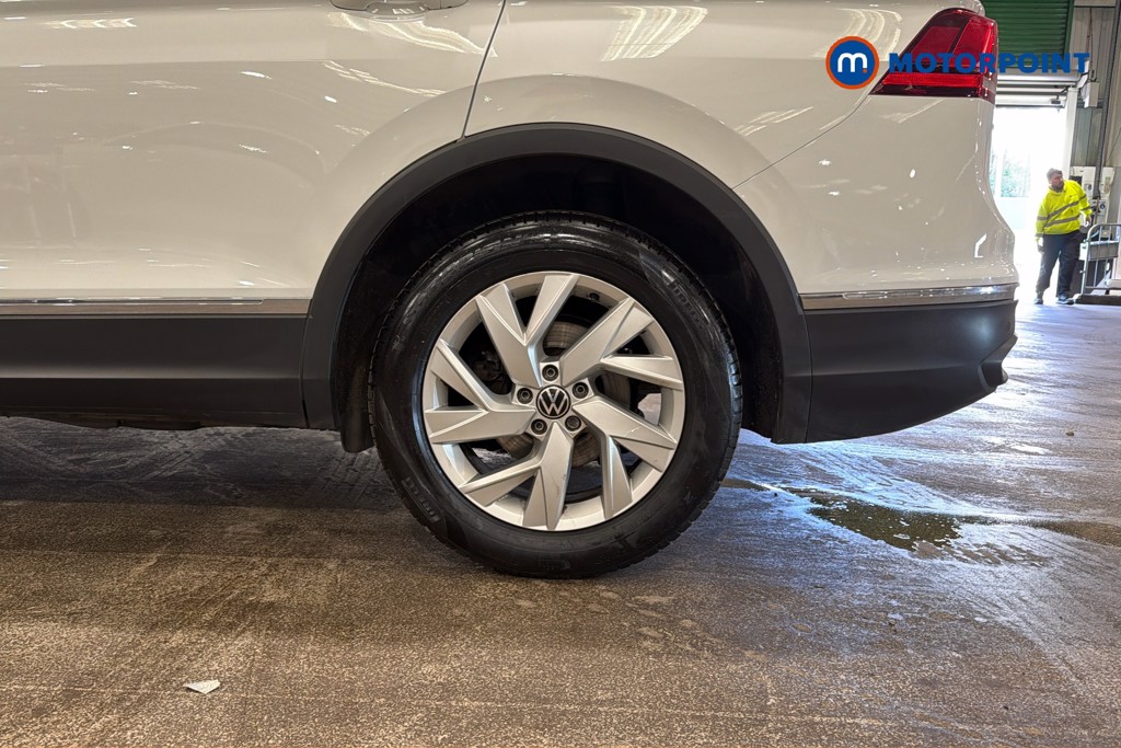 Volkswagen Tiguan Allspace Life Automatic Petrol SUV - Stock Number (1635661) - 48th supplementary image