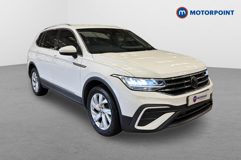 Volkswagen Tiguan Allspace Life Automatic Petrol SUV - Stock Number (1635661) - Drivers side front corner