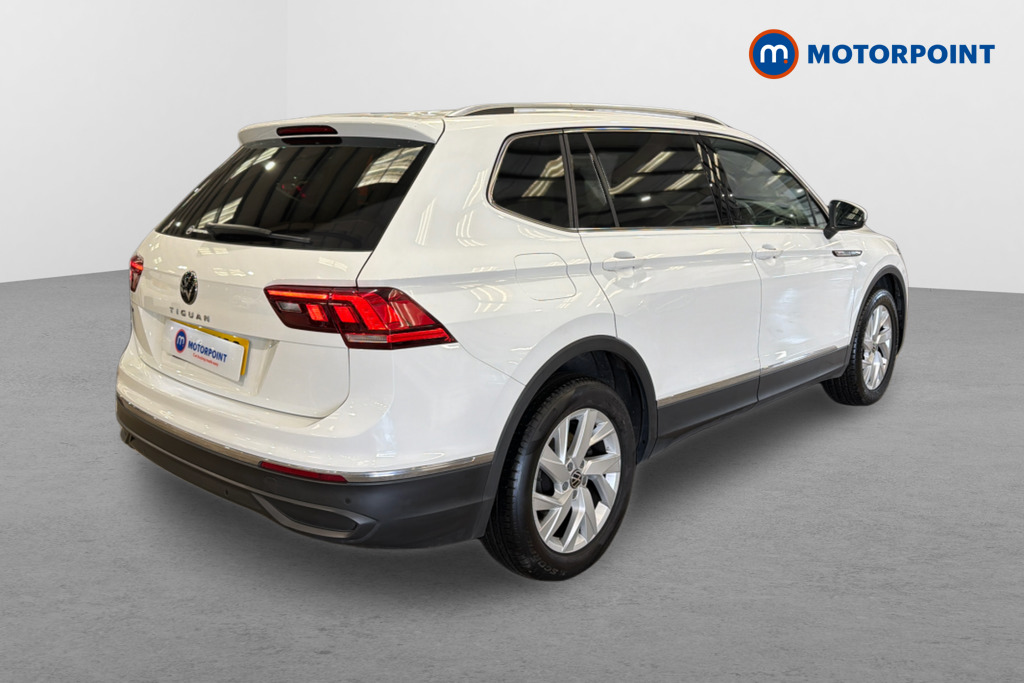 Volkswagen Tiguan Allspace Life Automatic Petrol SUV - Stock Number (1635661) - Drivers side rear corner